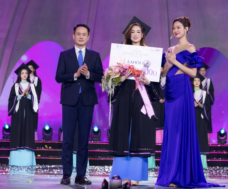 Sinh viên y Hà Nội Đặng Quỳnh Anh là Hoa khôi Sinh viên Việt Nam 2024 - Ảnh 13. Hoa khôi Sinh viên Việt Nam - Ảnh 13.
