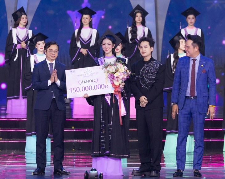 Sinh viên y Hà Nội Đặng Quỳnh Anh là Hoa khôi Sinh viên Việt Nam 2024 - Ảnh 14. Hoa khôi Sinh viên Việt Nam - Ảnh 14.