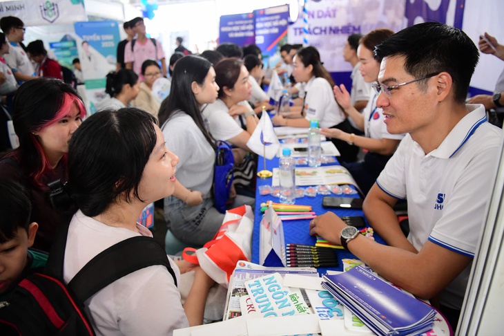 Bộ Giáo dục và Đào tạo lưu ý thí sinh thời điểm 'nóng' đăng ký xét tuyển - Ảnh 5. đăng ký xét tuyển - Ảnh 4.