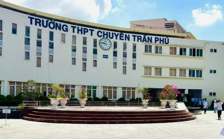 Thí sinh nhận thông báo không trúng tuyển trường chuyên sau 10 ngày nhập học đã được nhận trở lại - Ảnh 2.