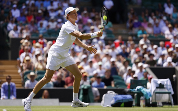Dimitrov ôm ngực la hét vì chấn thương không ngờ ở Wimbledon  - Ảnh 2.