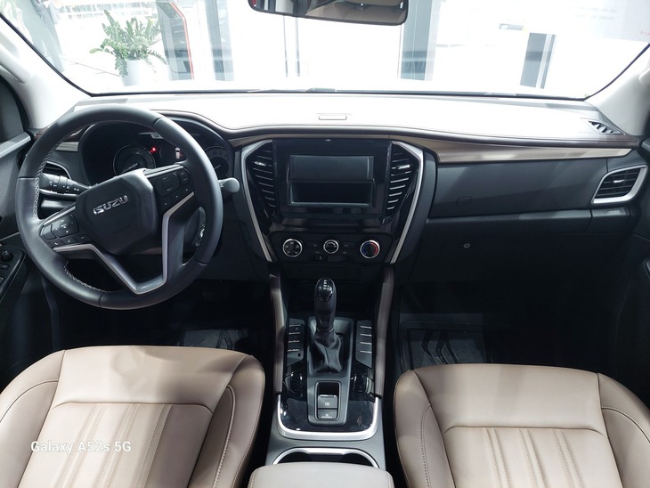 Tin tức giá xe: Isuzu mu-X giảm tới 124 triệu, giá thực tế cạnh tranh cả Mazda CX-5 - Ảnh 3.