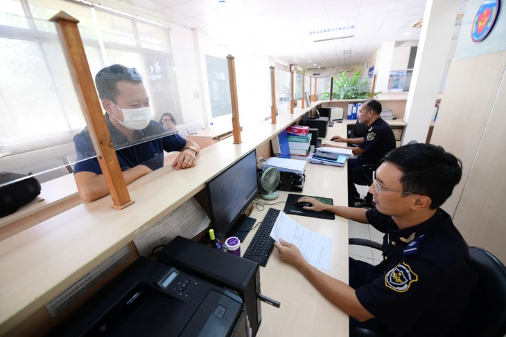 Nhầm lẫn phân loại thiết bị điện tử áp dụng thuế VAT, hải quan phải ra văn bản hỏa tốc - Ảnh 1.