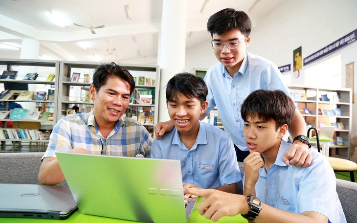 Thầy giáo tiết lộ điều làm nên huy chương vàng Olympic AI của nam sinh Đà Nẵng - Ảnh 3.