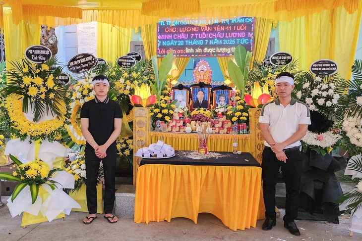Vụ tàu du lịch bị lật ở Hạ Long: Người đầu bạc, tiễn người đầu xanh - Ảnh 1. Lật tàu du lịch ở vịnh Hạ Long: Người đầu bạc tiễn người đầu xanh - Ảnh 1.