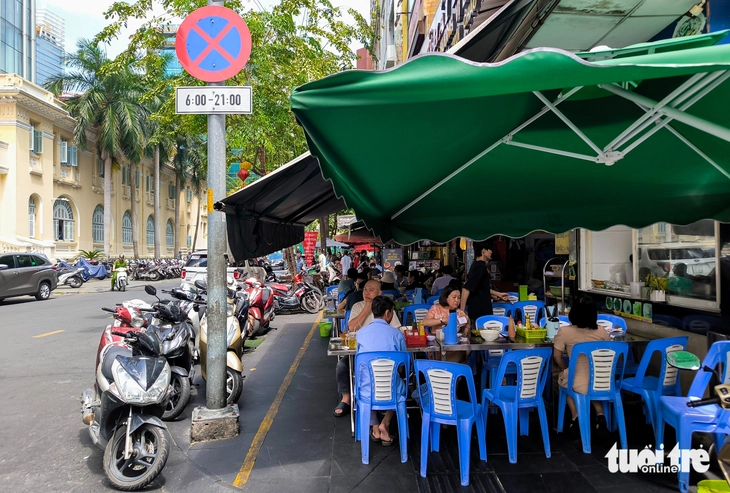 vỉa hè - Ảnh 1.