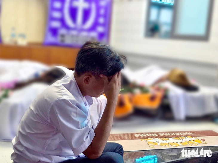 Vụ 3 bà cháu tông vào đuôi xe tải tử vong ở Đắk Lắk: Lỡ ngày mừng nhà mới - Ảnh 1.