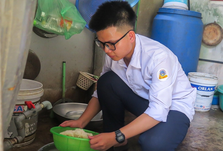 thủ khoa - Ảnh 1.