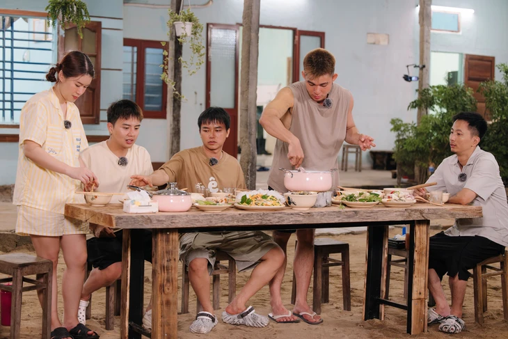Anh cả Jun Phạm 'gây thương nhớ' trong Gia đình Haha - Ảnh 3. Jun Phạm - Ảnh 2.