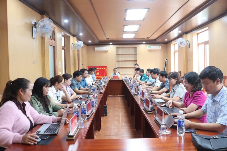 Xã ở Quảng Ngãi từ chối nhận hoa mừng đại hội, chỉ nhận chi phí hỗ trợ người Xơ Đăng - Ảnh 1.