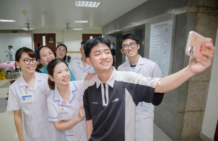 Vừa điều trị ung thư, vừa giải đề: 'Chiến binh K’ xuất sắc dành 28 điểm kỳ thi đại học - Ảnh 2. ung thư - Ảnh 2.