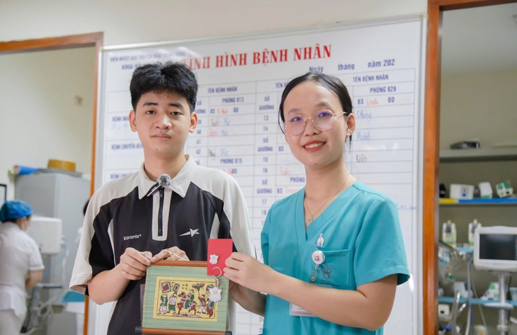 Vừa điều trị ung thư, vừa giải đề: 'Chiến binh K’ xuất sắc dành 28 điểm kỳ thi đại học - Ảnh 3. Vừa điều trị ung thư, vừa giải đề: 'Chiến binh K’ xuất sắc đạt 28 điểm kỳ thi đại học - Ảnh 3.