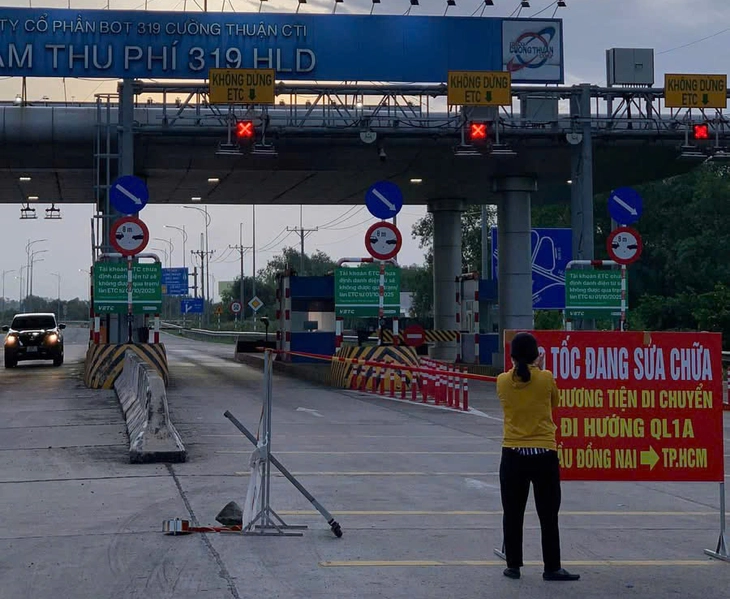 Liên tục chặn tại các nút giao lên cao tốc TP.HCM - Long Thành - Dầu Giây để giảm ùn tắc - Ảnh 1.