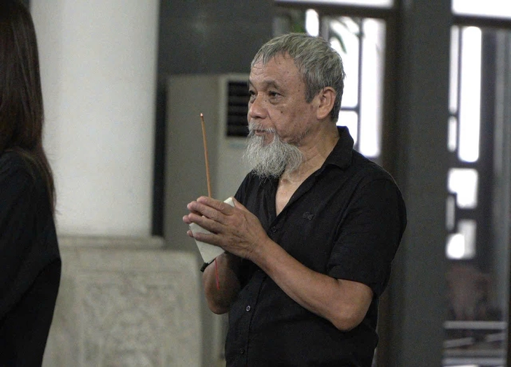 Gia đình, bạn bè yêu thương tiễn biệt họa sĩ Lê Thiết Cương - Ảnh 5. lê thiết cương - Ảnh 5.
