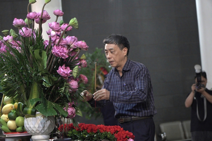 Gia đình, bạn bè yêu thương tiễn biệt họa sĩ Lê Thiết Cương - Ảnh 6. lê thiết cương - Ảnh 6.