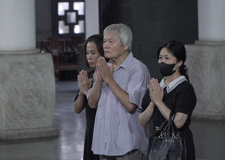 Gia đình, bạn bè yêu thương tiễn biệt họa sĩ Lê Thiết Cương - Ảnh 7. lê thiết cương - Ảnh 7.