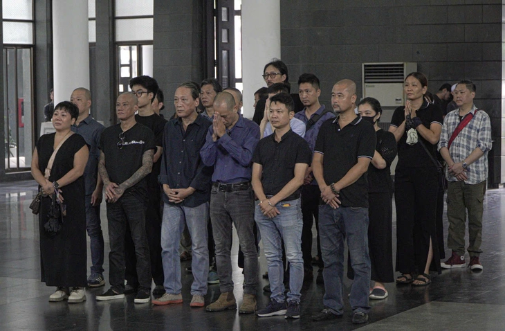 Gia đình, bạn bè yêu thương tiễn biệt họa sĩ Lê Thiết Cương - Ảnh 12. lê thiết cương - Ảnh 12.