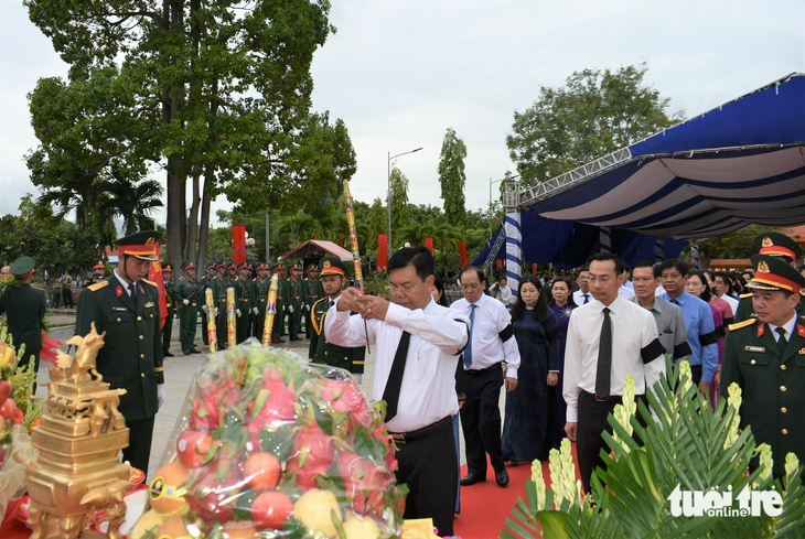 Thủ tướng Phạm Minh Chính dự lễ cải táng 80 hài cốt liệt sĩ quân tình nguyện - Ảnh 5.