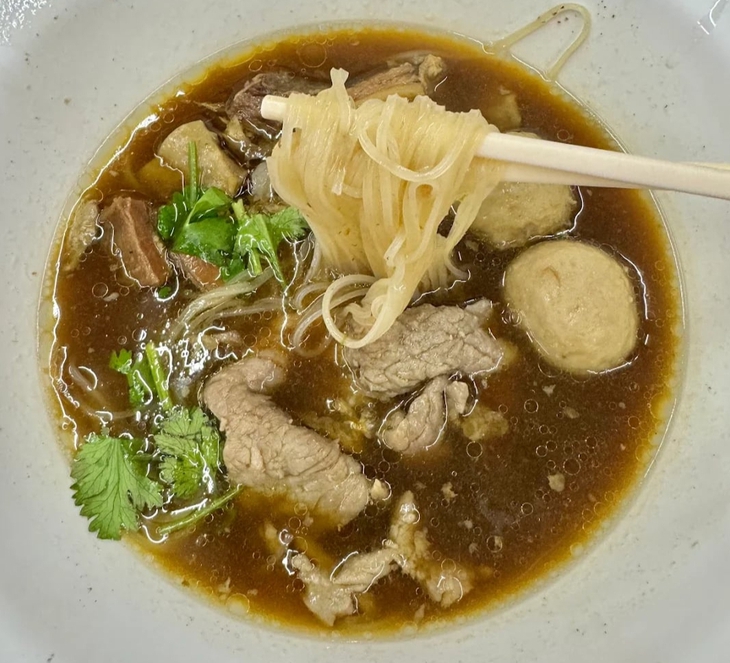 Wattana Panich - Ảnh 2.
