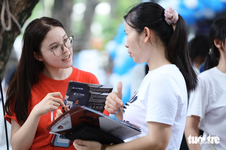 Trường đại học Công nghiệp Hà Nội quy đổi 8,0 học bạ bằng 6,27 điểm thi tốt nghiệp THPT - Ảnh 1.