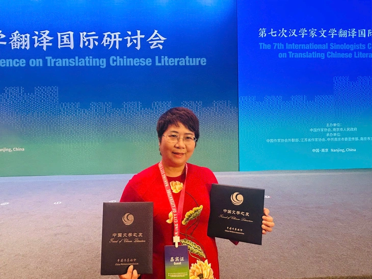 Dịch giả Nguyễn Lệ Chi nhận danh hiệu 'Người bạn của văn học Trung Quốc' - Ảnh 1. văn học Trung Quốc - Ảnh 1.