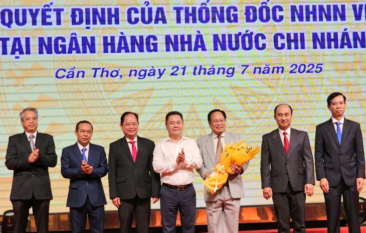 Sắp xếp lại Ngân hàng Nhà nước chi nhánh khu vực 14, bổ sung 2 phó giám đốc - Ảnh 1.