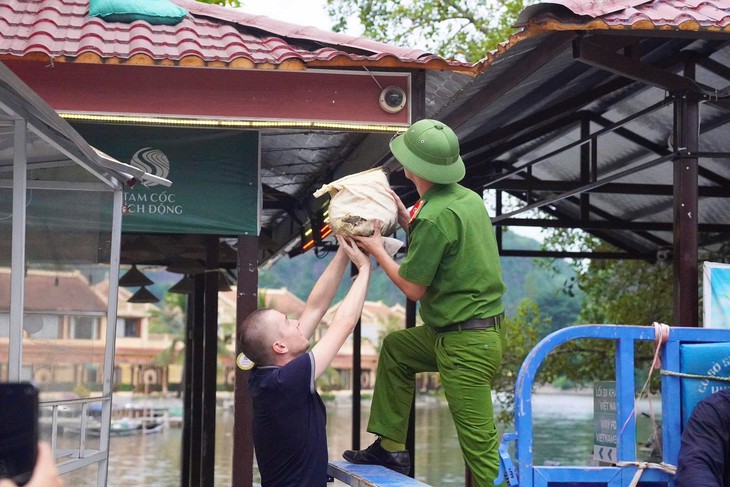 Ninh Bình tạm dừng đón khách bằng tàu, thuyền - Ảnh 2. ninh bình - Ảnh 2.