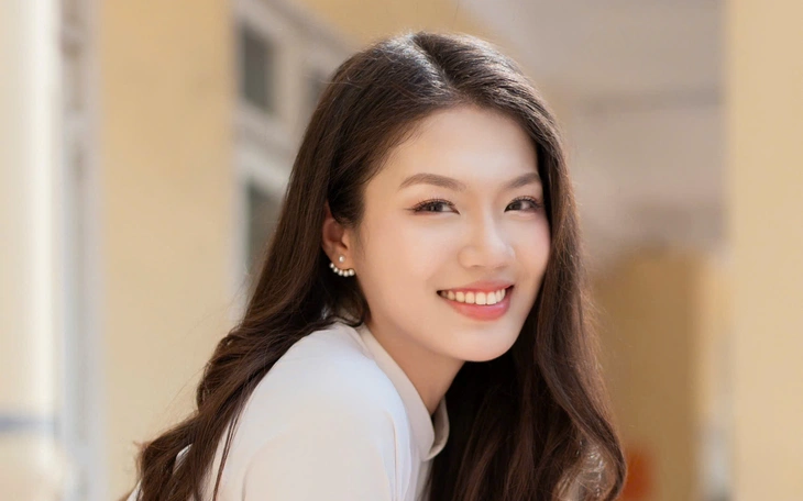 Khoảnh khắc kinh hoàng người đẹp thi Hoa hậu Hoàn vũ Latina rơi từ độ cao 3m - Ảnh 3.
