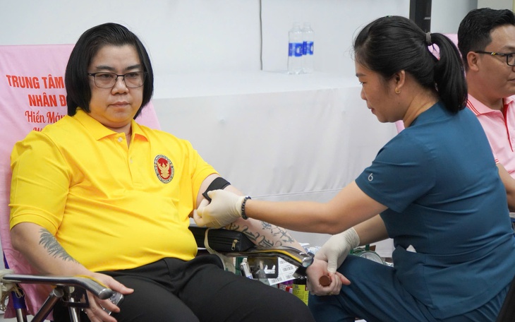 Lan tỏa "Việc tốt từ trái tim" qua hoạt động hiến máu, đạp xe diễu hành tại TP.HCM - Ảnh 8.