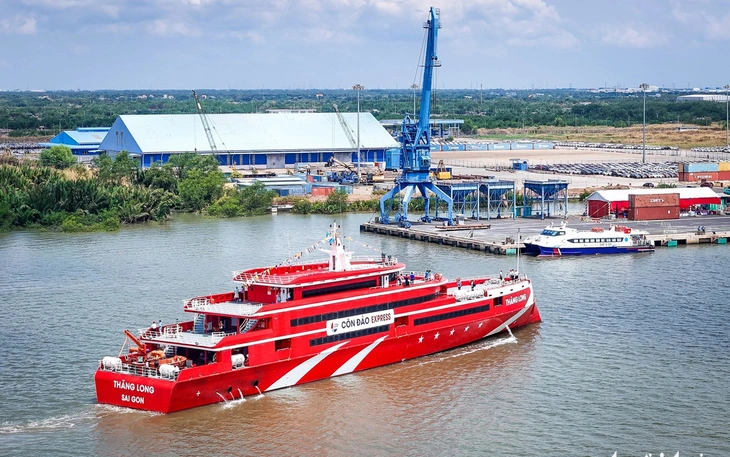 Tàu cao tốc tuyến Vũng Tàu - Côn Đảo giảm giá vé, tăng chuyến lên gấp đôi - Ảnh 3.