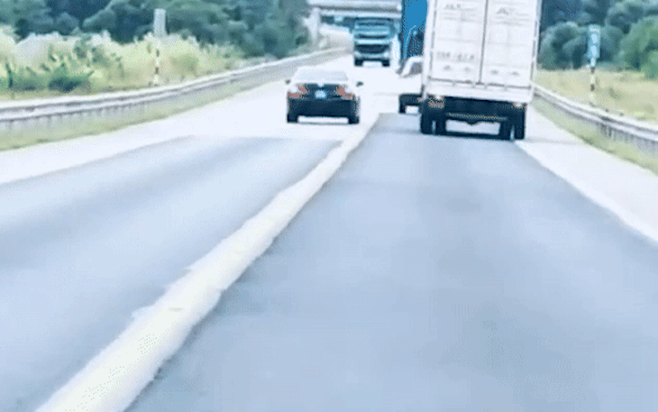 Dùng AI tạo ảnh đi xe sang bị CSGT lập biên bản, người đàn ông bị xử phạt 7,5 triệu đồng - Ảnh 2.