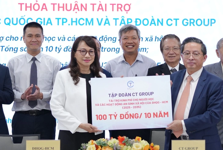 100 tỉ đồng tài trợ thúc đẩy công nghệ cao, hỗ trợ người học Đại học Quốc gia TP.HCM - Ảnh 1.