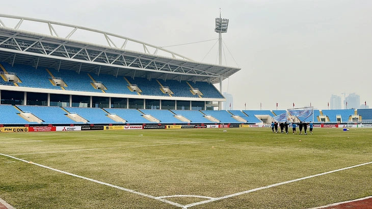 Việt Nam muốn đăng cai World Cup: Lo phát triển kinh tế trước khi xây sân vận động xứng tầm? - Ảnh 2.