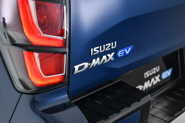 Isuzu D-Max - Ảnh 7.