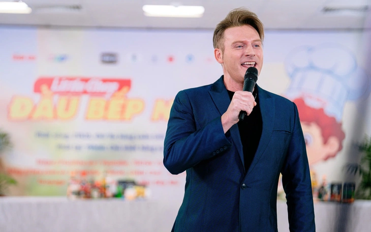 Kyo York ca vọng cổ, đánh đàn kìm trong Màu Tết hương quê - Ảnh 3.