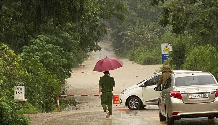 Bão số 3 đã đi vào đất liền Hưng Yên - Ninh Bình, đang mưa lớn ở Thanh Hóa - Ảnh 5. bão số 3 - Ảnh 7.