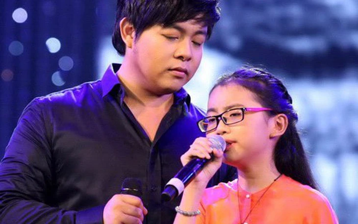 Những chuyện tình lệch hàng chục tuổi trong showbiz Việt - Ảnh 7.