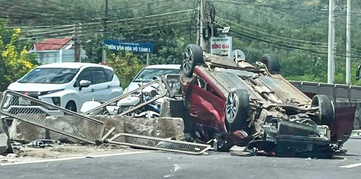 nổ lốp - Ảnh 1.