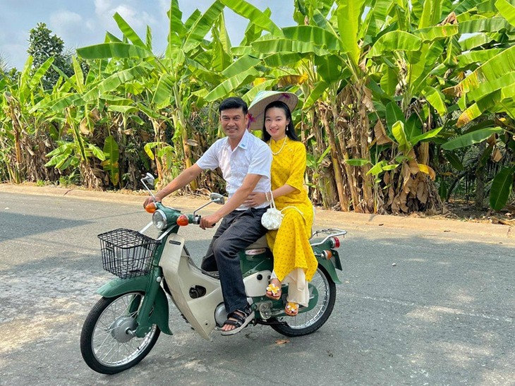 Vợ kém 26 tuổi của Tiết Cương: 'Tôi cưới anh không vì danh tiếng, vật chất' - Ảnh 3.