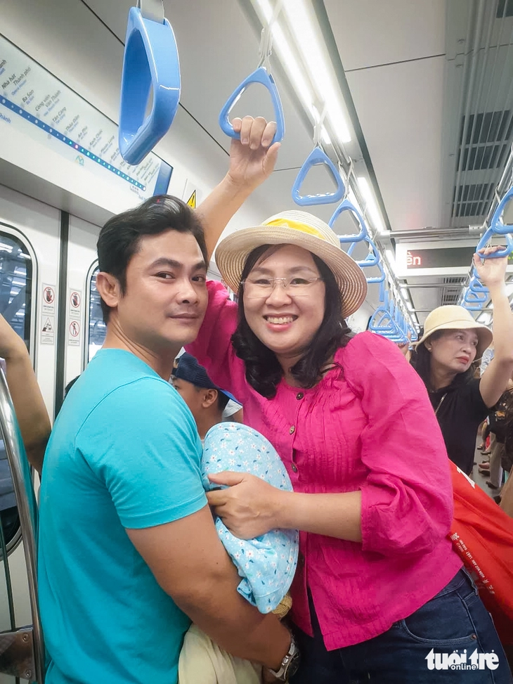 Metro số 1 vượt kế hoạch sau 7 tháng, số chuyến tàu tiếp tục được tăng - Ảnh 1.