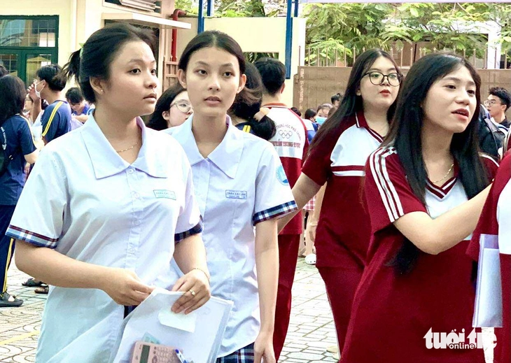 Thêm 2 trường đại học ở TP.HCM công bố quy đổi điểm xét tuyển khác biệt - Ảnh 1.