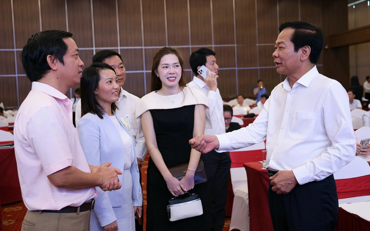 Hơn 200 cán bộ ở Cần Thơ tự nguyện về xã, phường công tác - Ảnh 2.