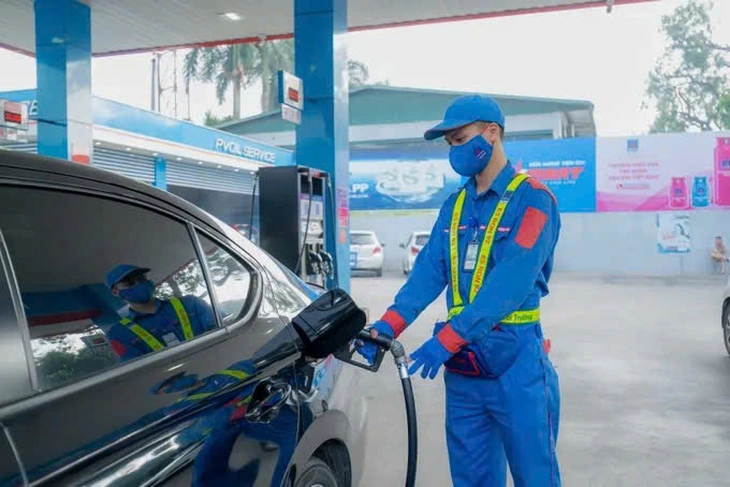 Ông lớn ngành xăng dầu PVOIL sẽ thí điểm bán xăng sinh học E10 từ 1-8 - Ảnh 1.