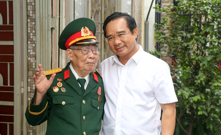Chủ tịch Nguyễn Văn Được thăm thương binh, bệnh binh nhân ngày 27-7 - Ảnh 1.