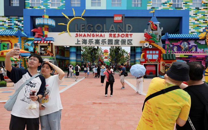 Tiêu dùng Trung Quốc mất đà, giảm tốc dài nhất kể từ sau đại dịch COVID-19 - Ảnh 2.