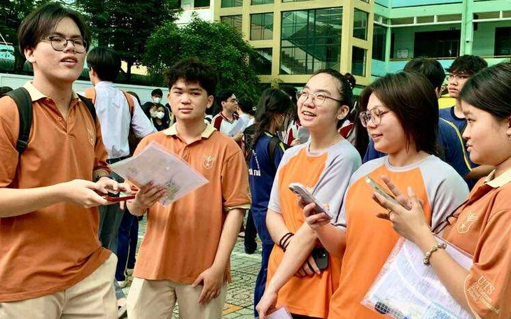 Thêm 2 trường đại học ở TP.HCM công bố quy đổi điểm xét tuyển khác biệt - Ảnh 7.