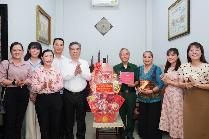 Ông Nguyễn Phước Lộc thăm, tri ân thương binh, gia đình chính sách tiêu biểu tại TP.HCM - Ảnh 1.