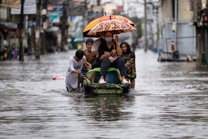 Bão Cỏ May áp sát, Philippines đã đóng cửa trường học, Thái Lan cảnh báo lụt - Ảnh 1.