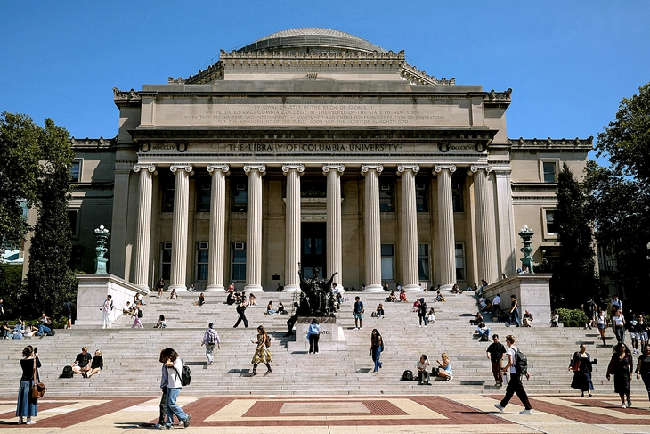 Đại học Columbia trả hơn 220 triệu USD để dàn xếp với chính quyền ông Trump - Ảnh 1.