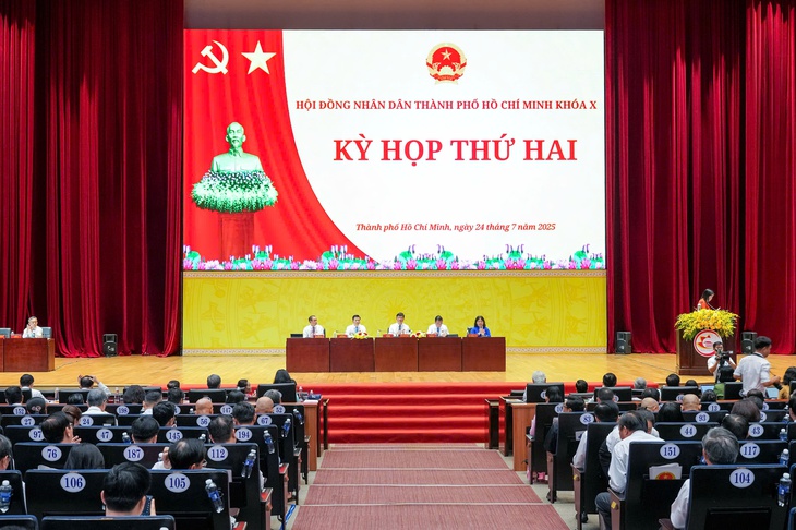 CHUNG CƯ CŨ - Ảnh 1.